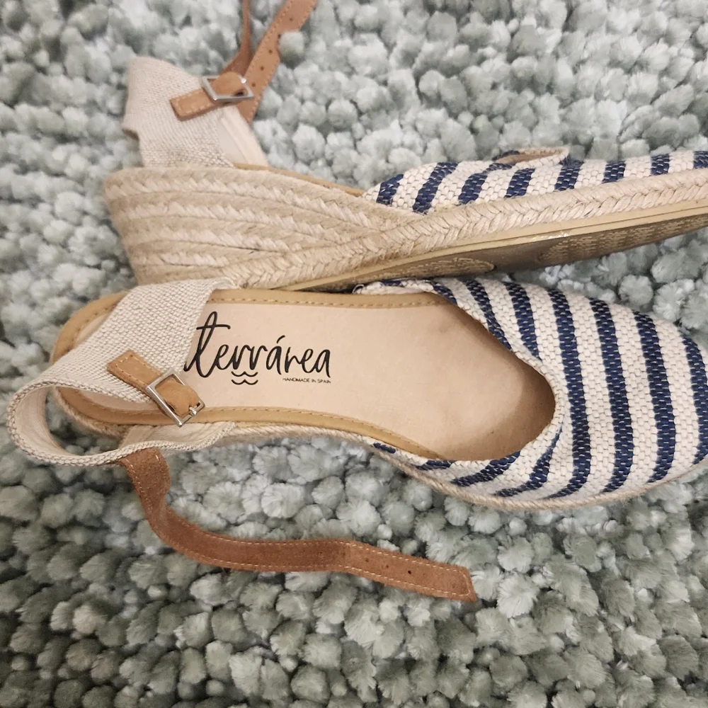 Striped Espadrille Sandals‎